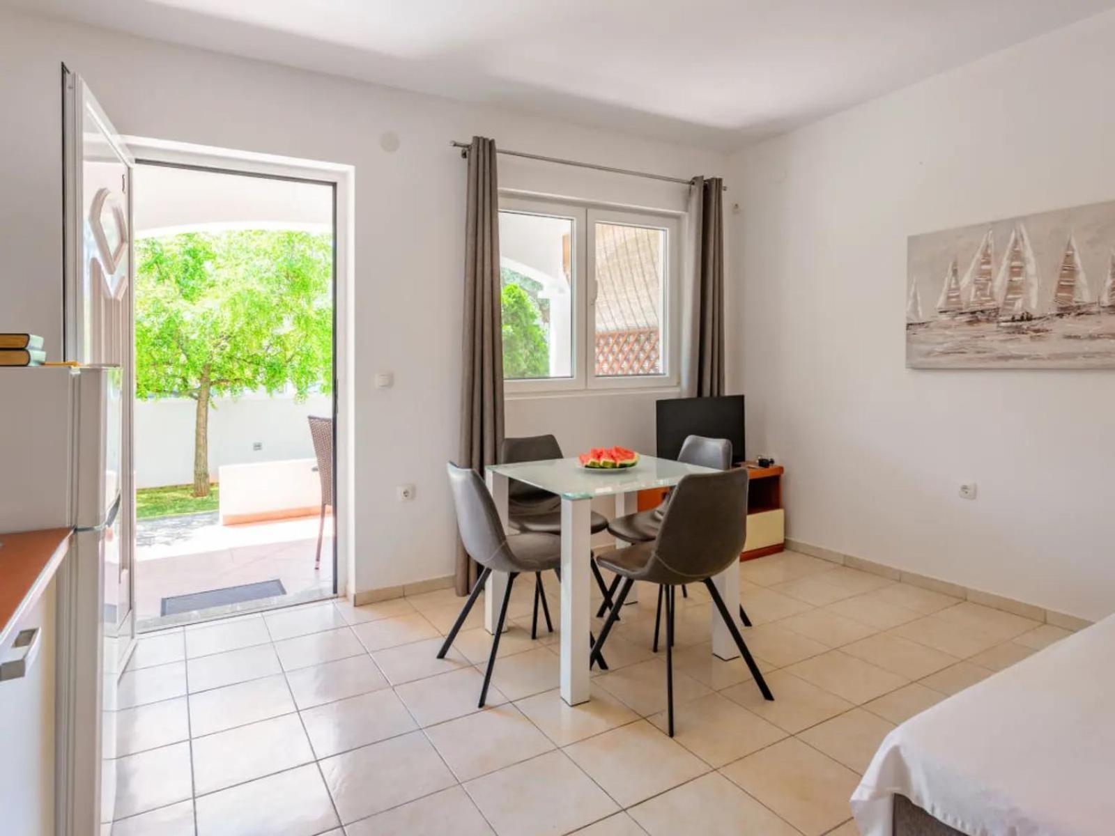 Apartament Tino Sukošan